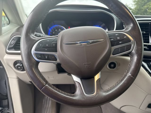 Used 2020 Chrysler Pacifica Touring-L Plus FWD image 13