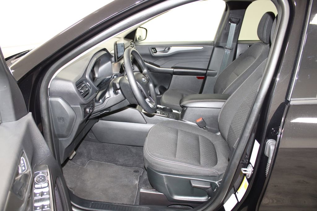 Used 2025 Ford Escape Active AWD/4WD image 18