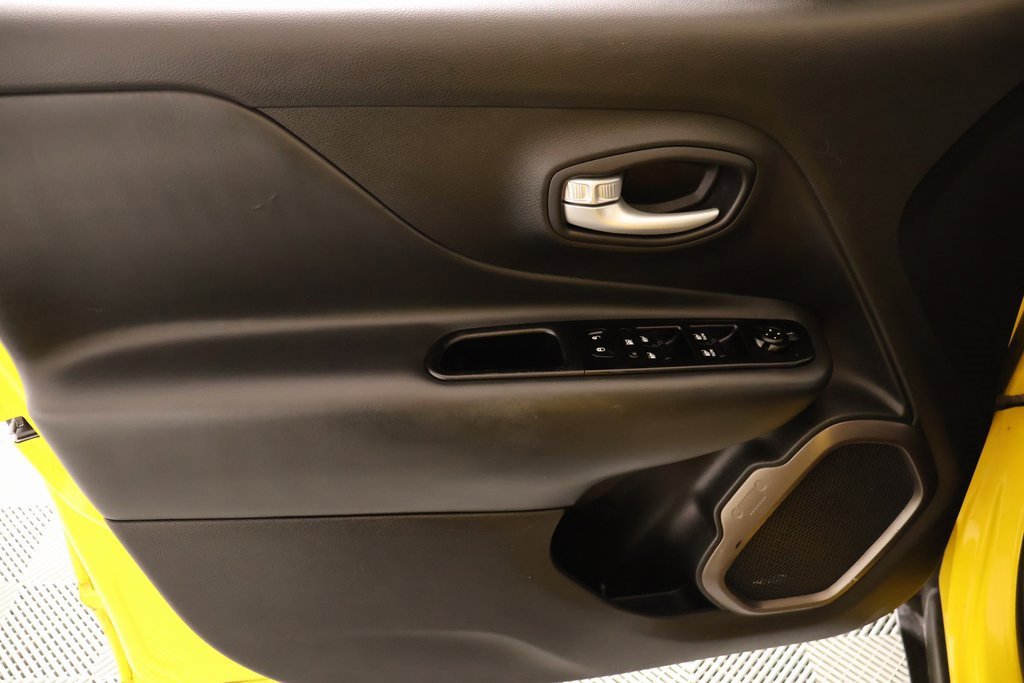 Used 2023 Jeep Renegade Latitude image 16