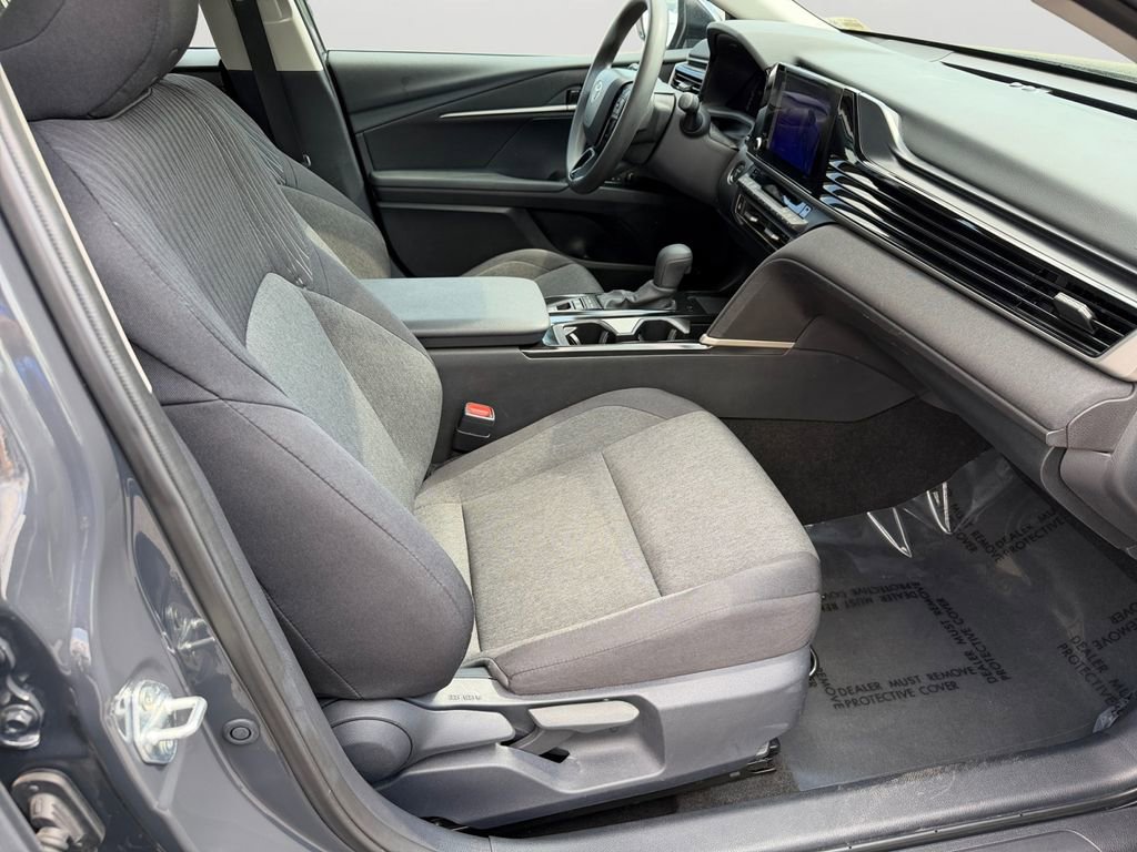 Used 2025 Toyota Camry LE FWD image 12