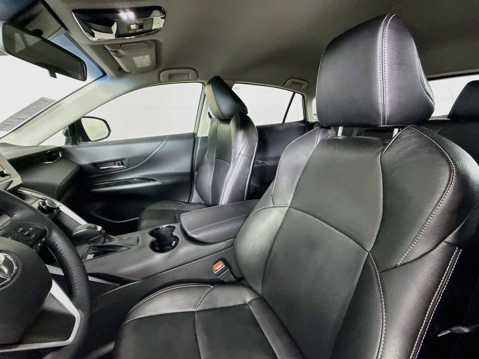 Used 2022 Toyota Venza LE AWD/4WD image 3