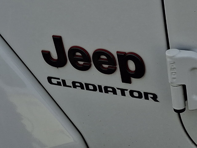 Used 2022 Jeep Gladiator Rubicon w/ Trailer Tow Package AWD/4WD image 31