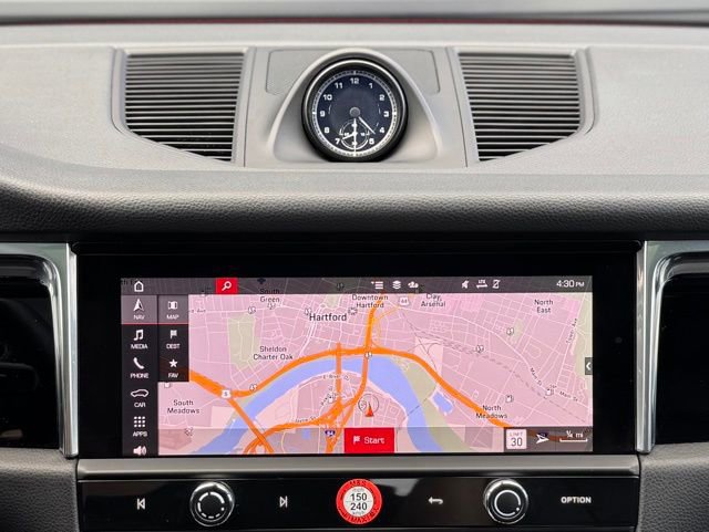 Certified 2025 Porsche Macan image 28