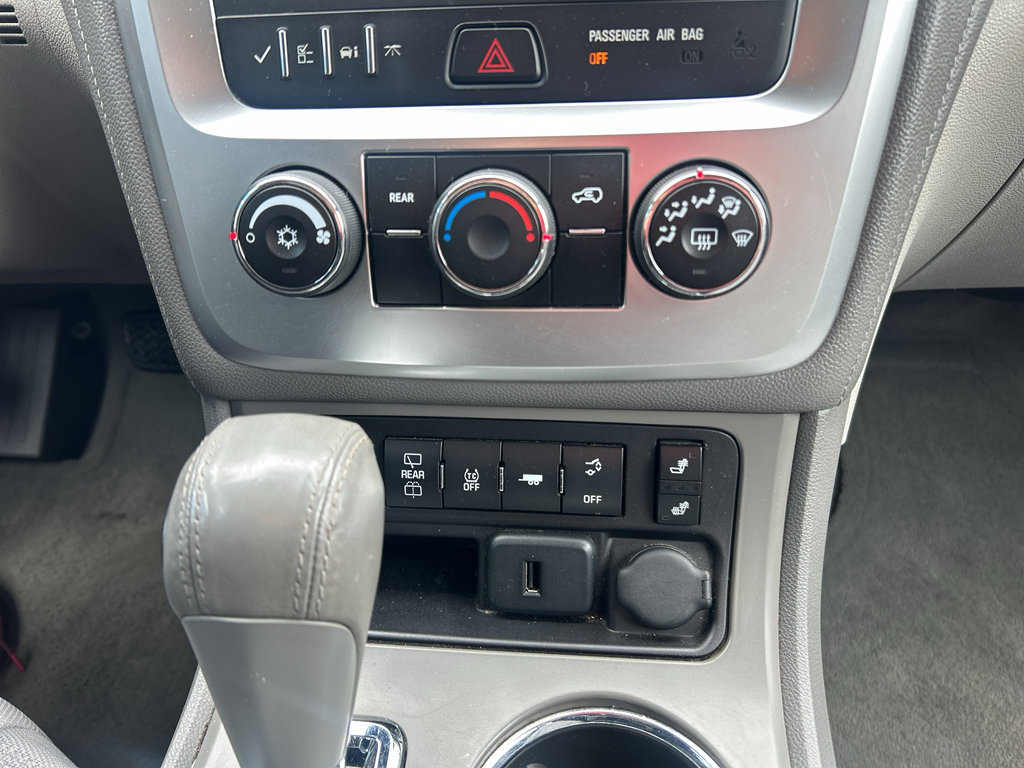 Used 2015 GMC Acadia SLE image 17