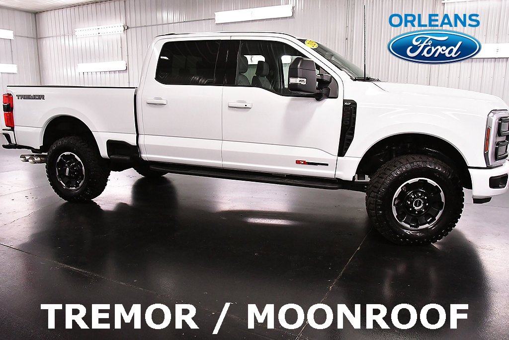 Used 2025 Ford F250 XLT w/ Black Appearance Package image 8