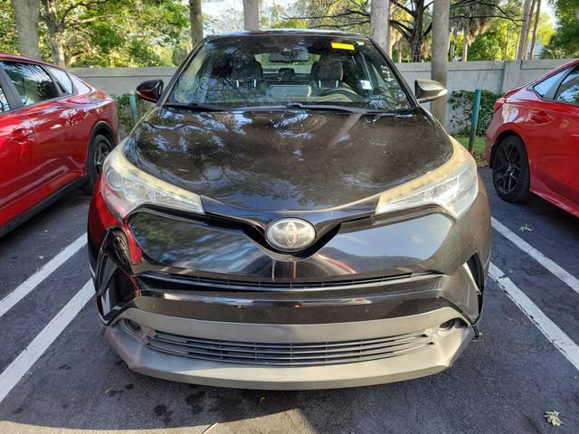 Used 2019 Toyota C-HR XLE FWD video 2