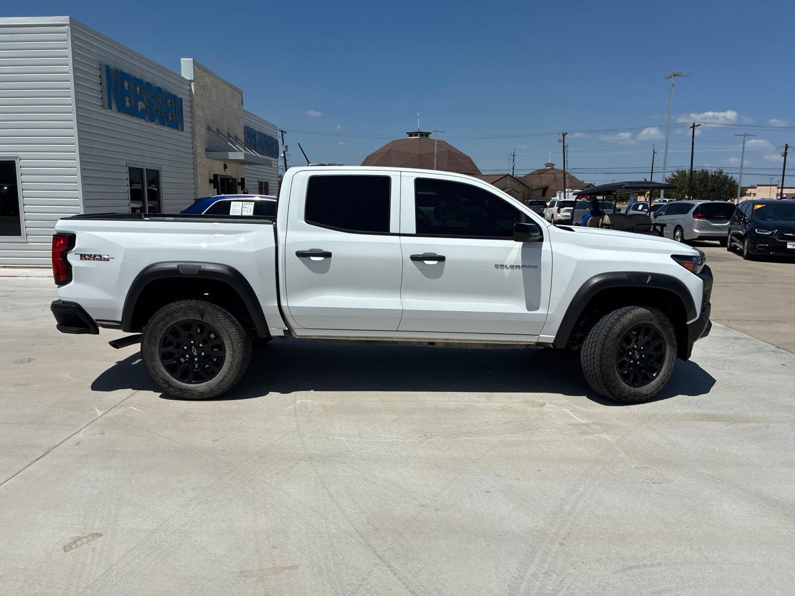 Used 2024 Chevrolet Colorado Trail Boss w/ Advanced Trailering Package AWD/4WD image 2