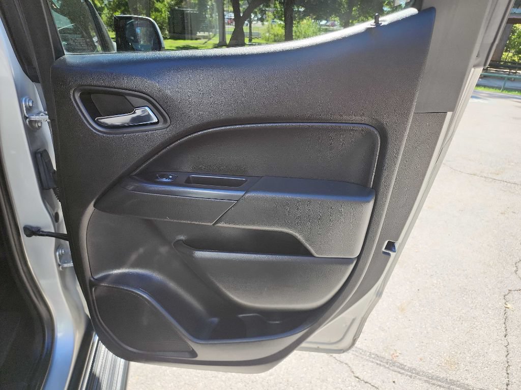Used 2017 Chevrolet Colorado LT RWD image 37