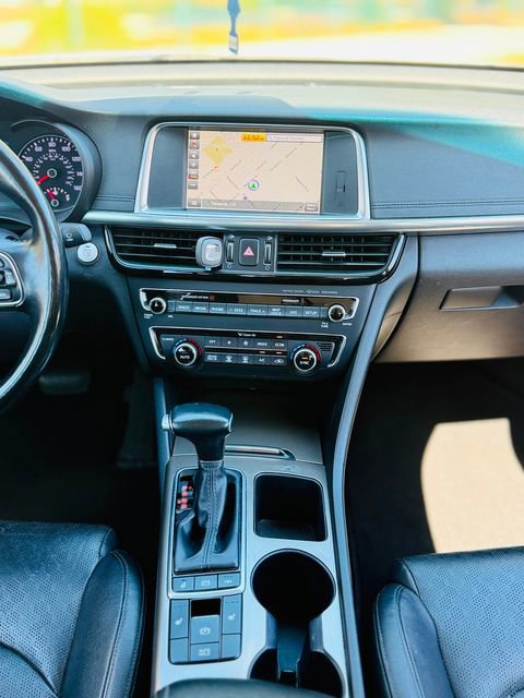 Used 2018 Kia Optima EX image 23