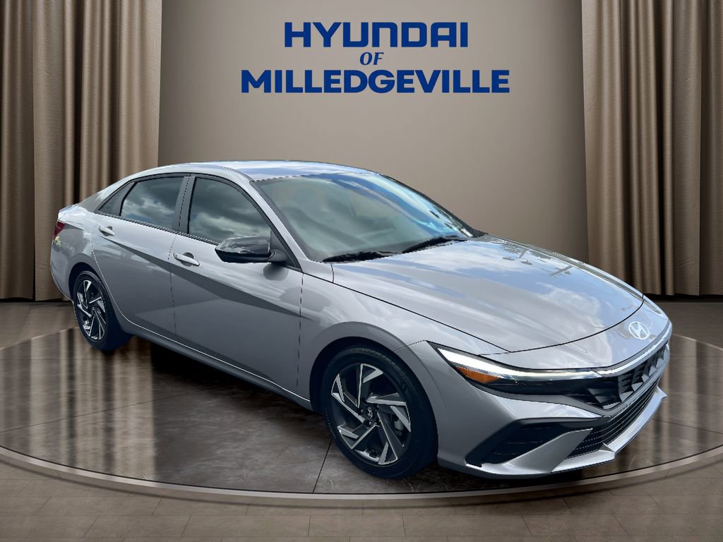 Used 2025 Hyundai Elantra Sport image 8