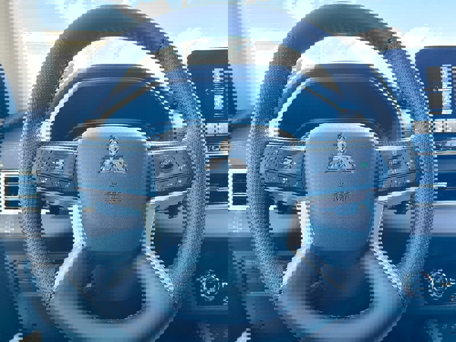 New 2025 Mitsubishi Outlander 4WD Plug-In Hybrid image 47