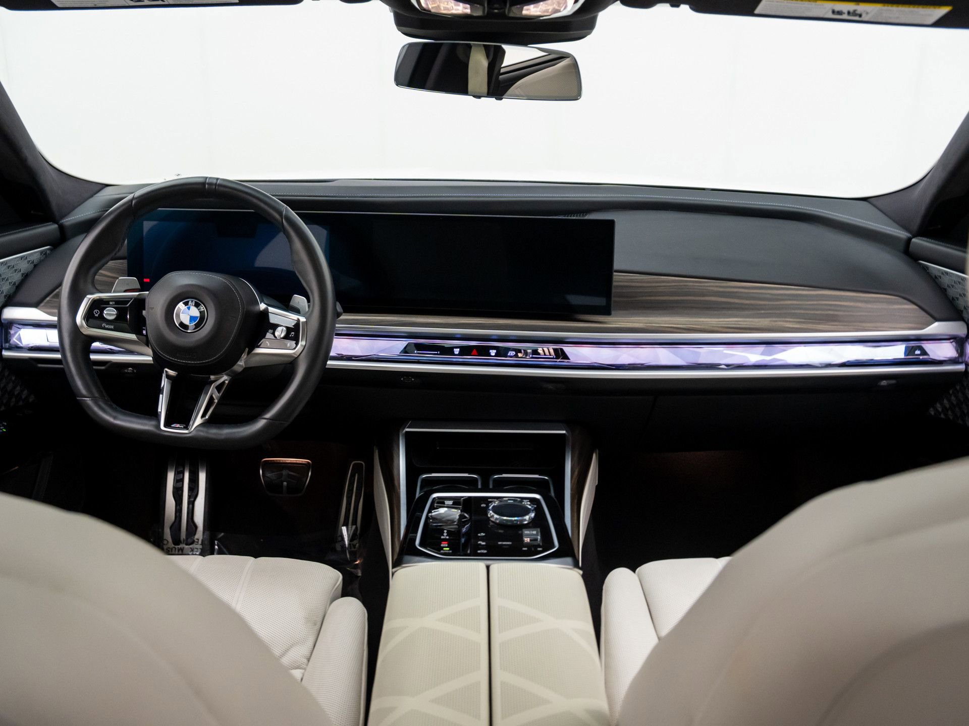 Certified 2024 BMW 760i xDrive image 10