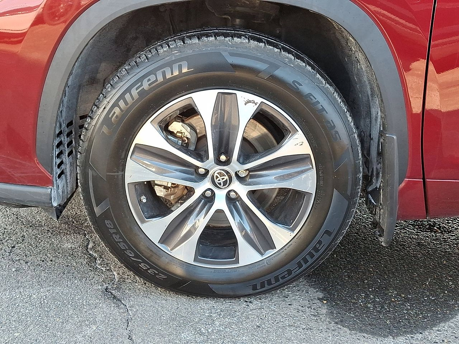 Used 2021 Toyota Highlander XLE image 16