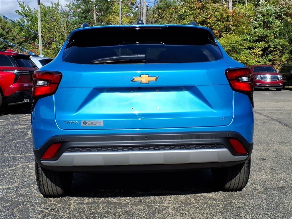 New 2026 Chevrolet Trax LT w/ Driver Confidence Package image 12