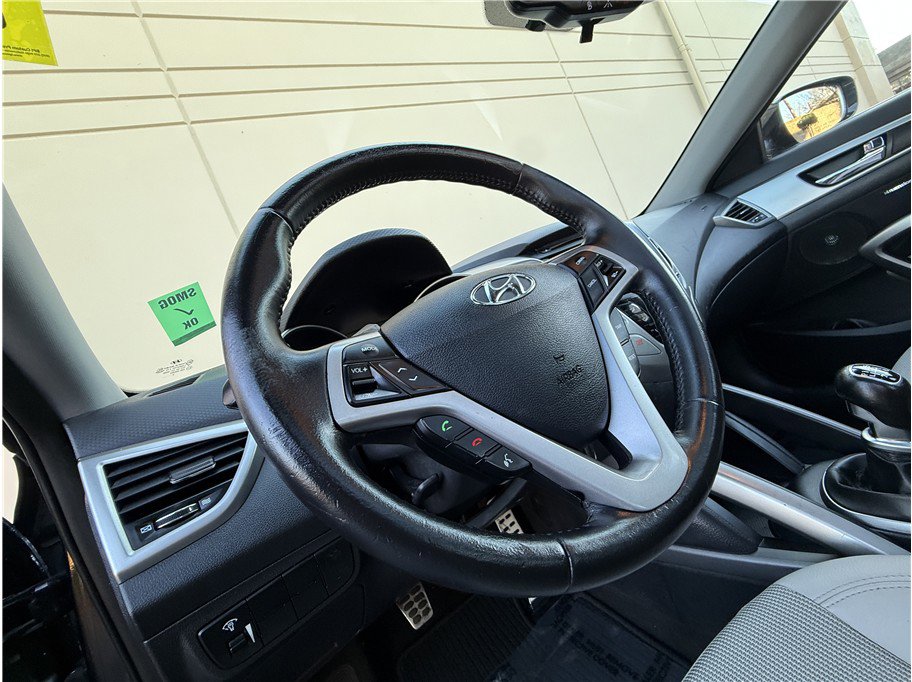 Used 2013 Hyundai Veloster w/ Style Pkg FWD image 16