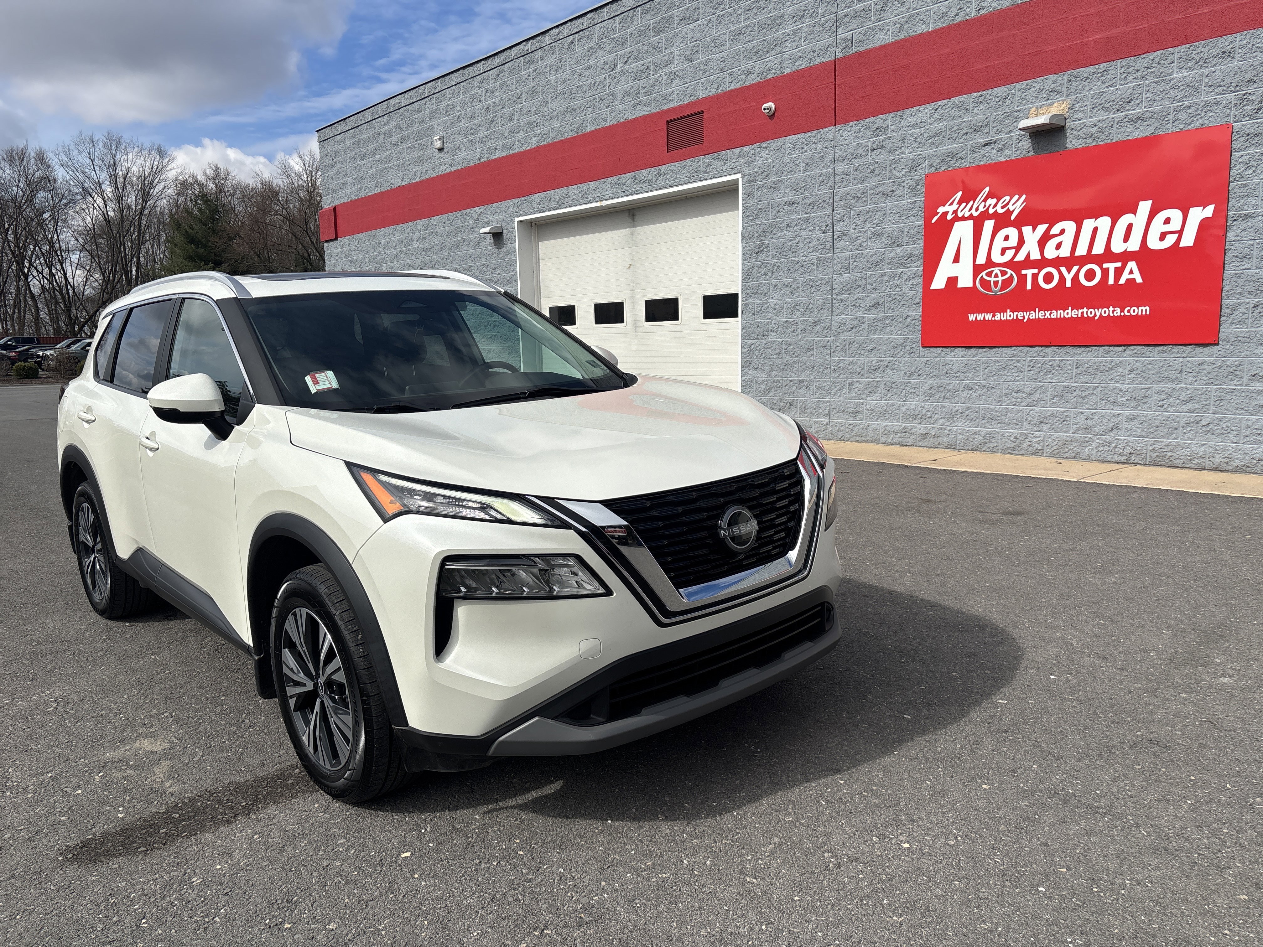 Used 2023 Nissan Rogue SV w/ SV Premium Package