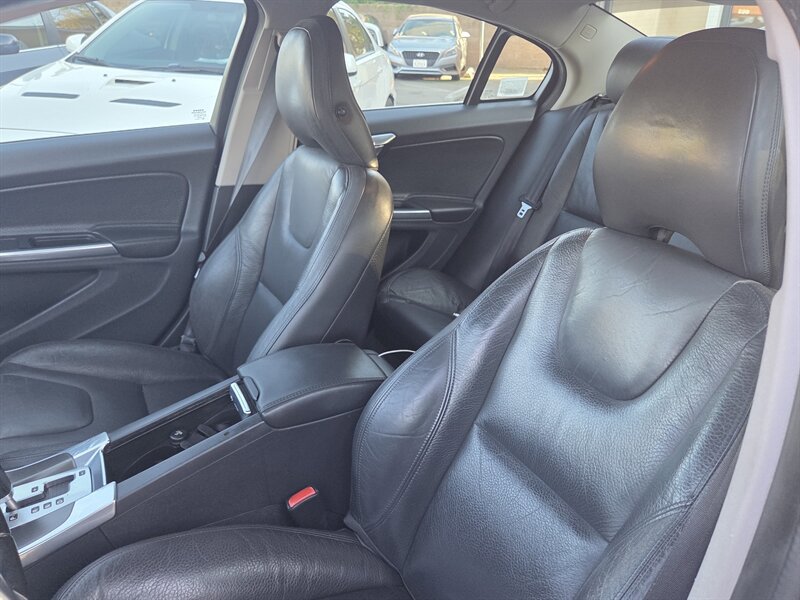 Used 2012 Volvo S60 T5 image 10
