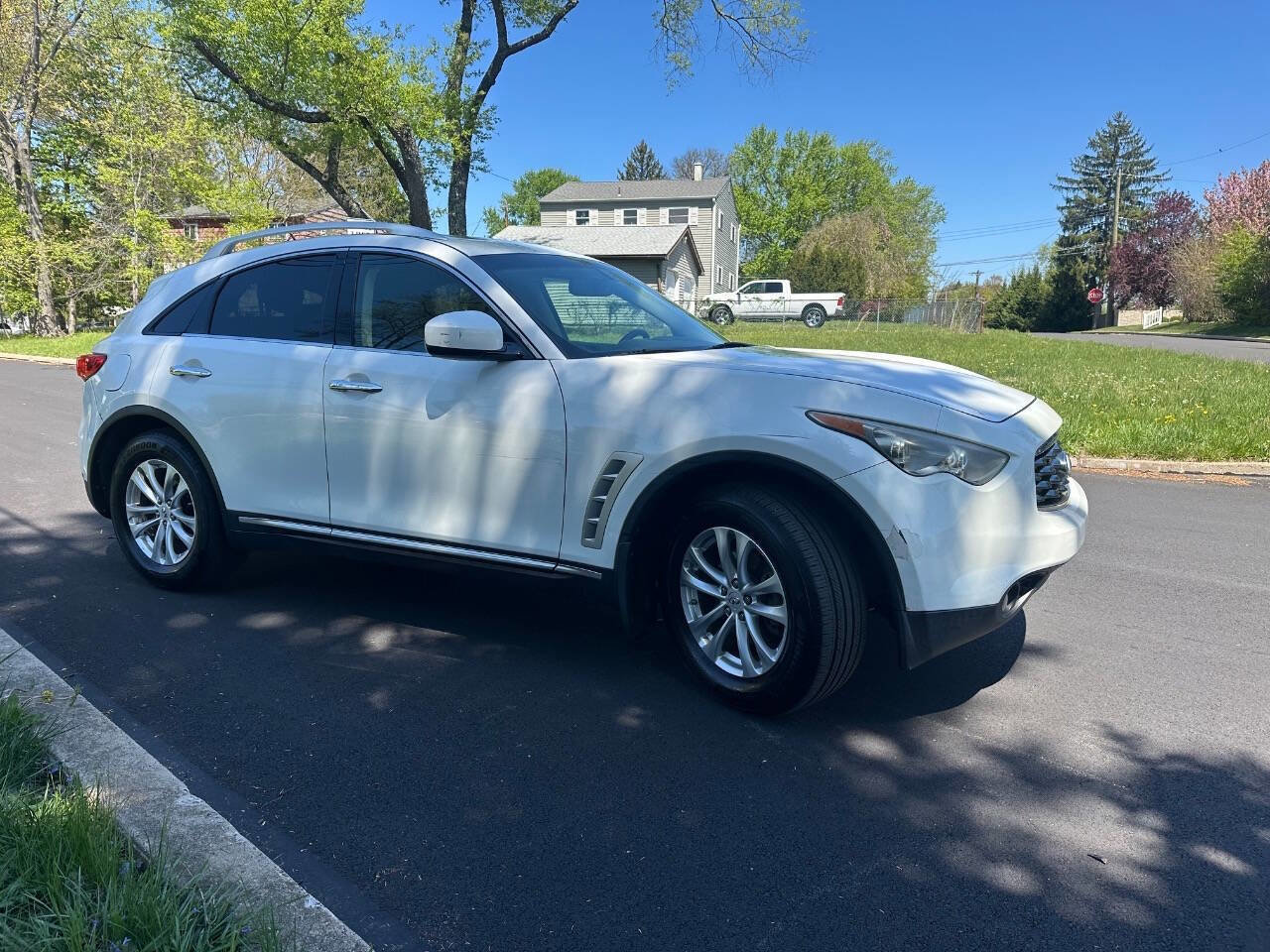Used 2010 INFINITI FX35 AWD w/ Premium Pkg image 5