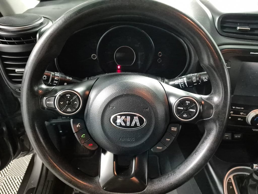 Used 2018 Kia Soul + FWD image 11