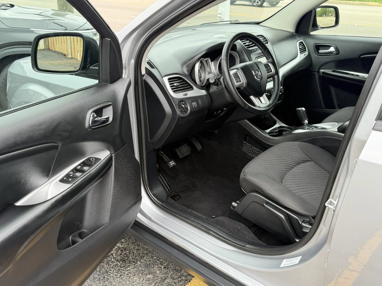 Used 2016 Dodge Journey SE w/ Flexible Seating Group FWD image 13
