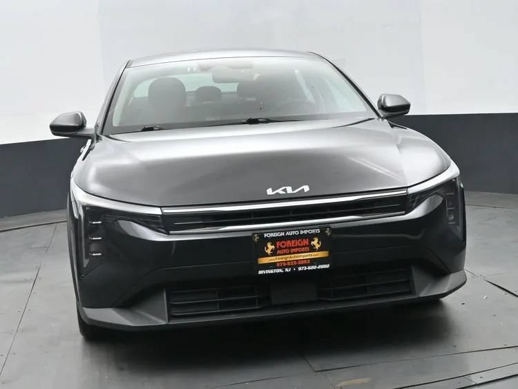 Used 2025 Kia K4 FWD image 3