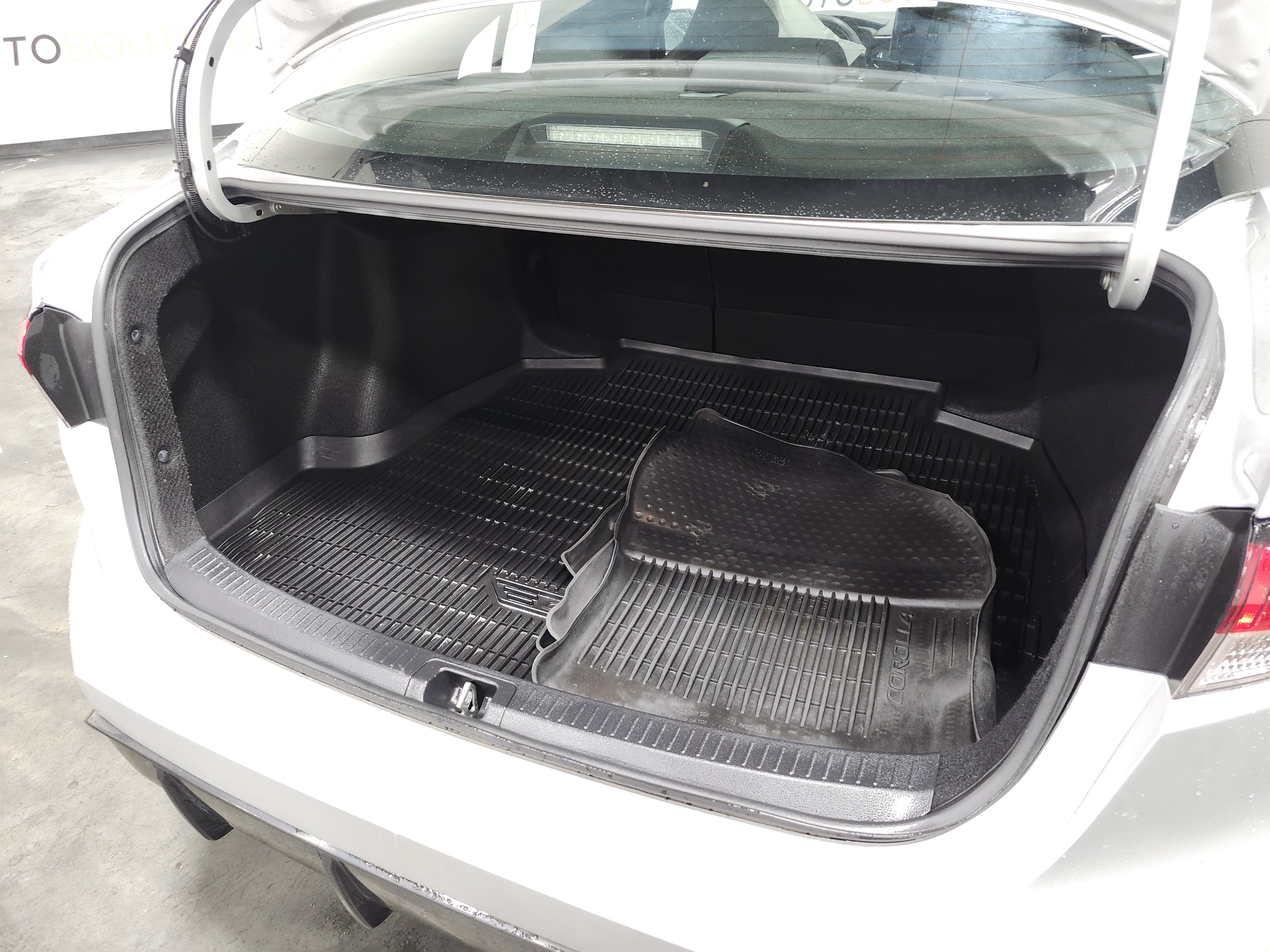Used 2023 Toyota Corolla SE FWD image 22