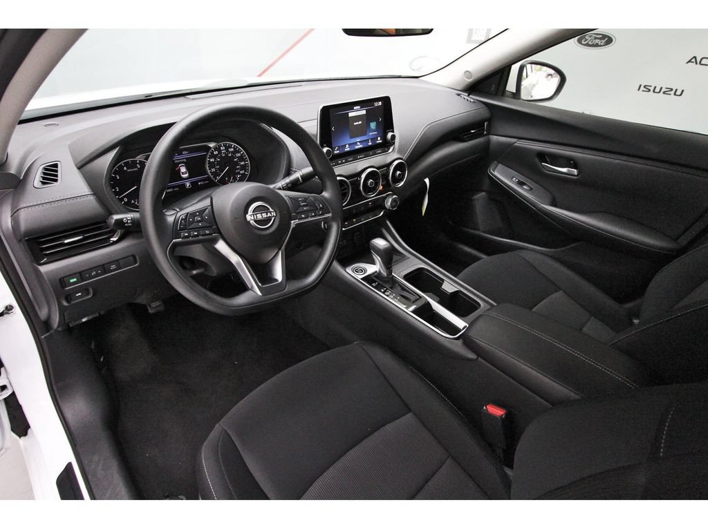 Certified 2025 Nissan Sentra SV FWD image 12
