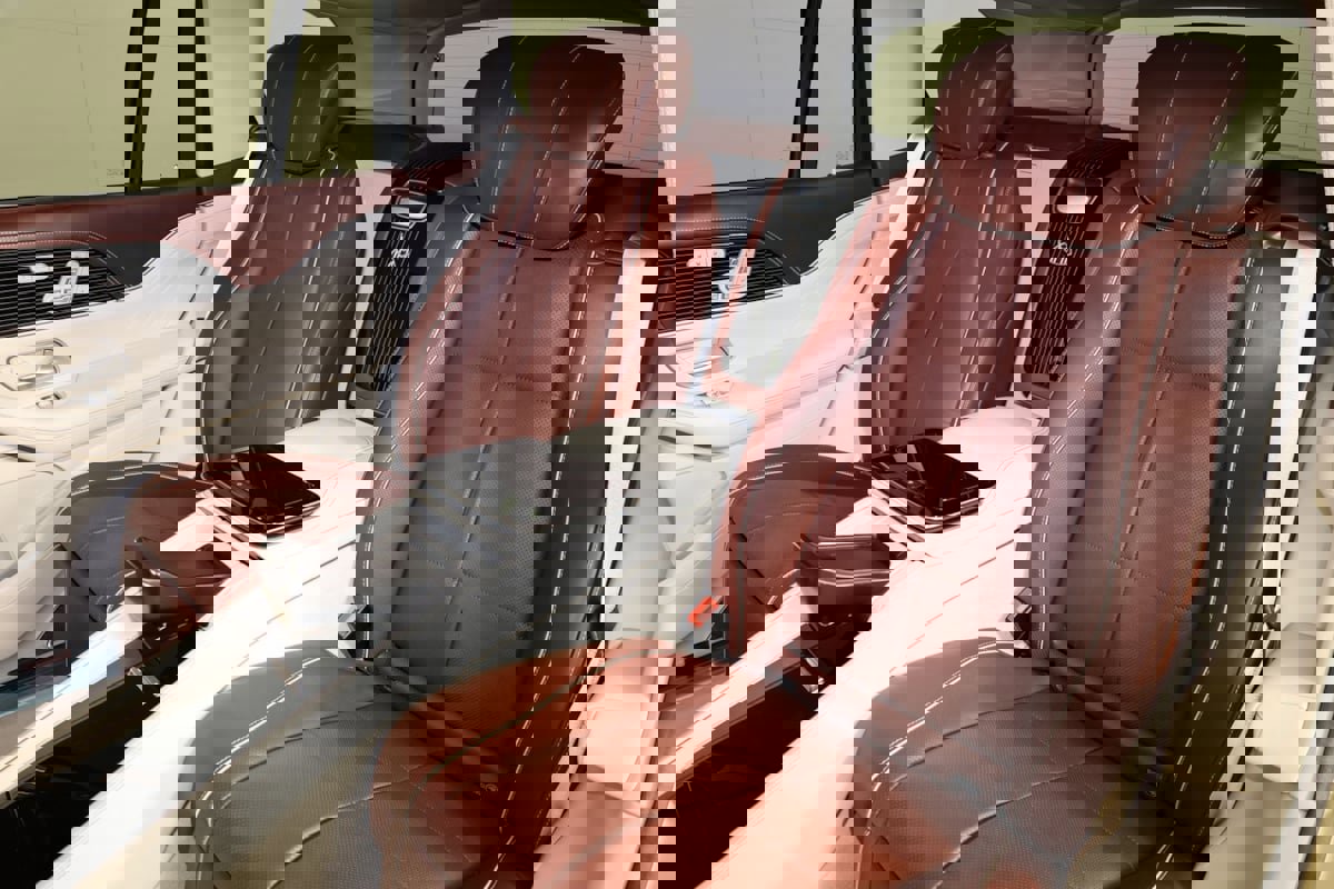 Used 2023 Mercedes-Benz Maybach GLS 600 4MATIC image 11