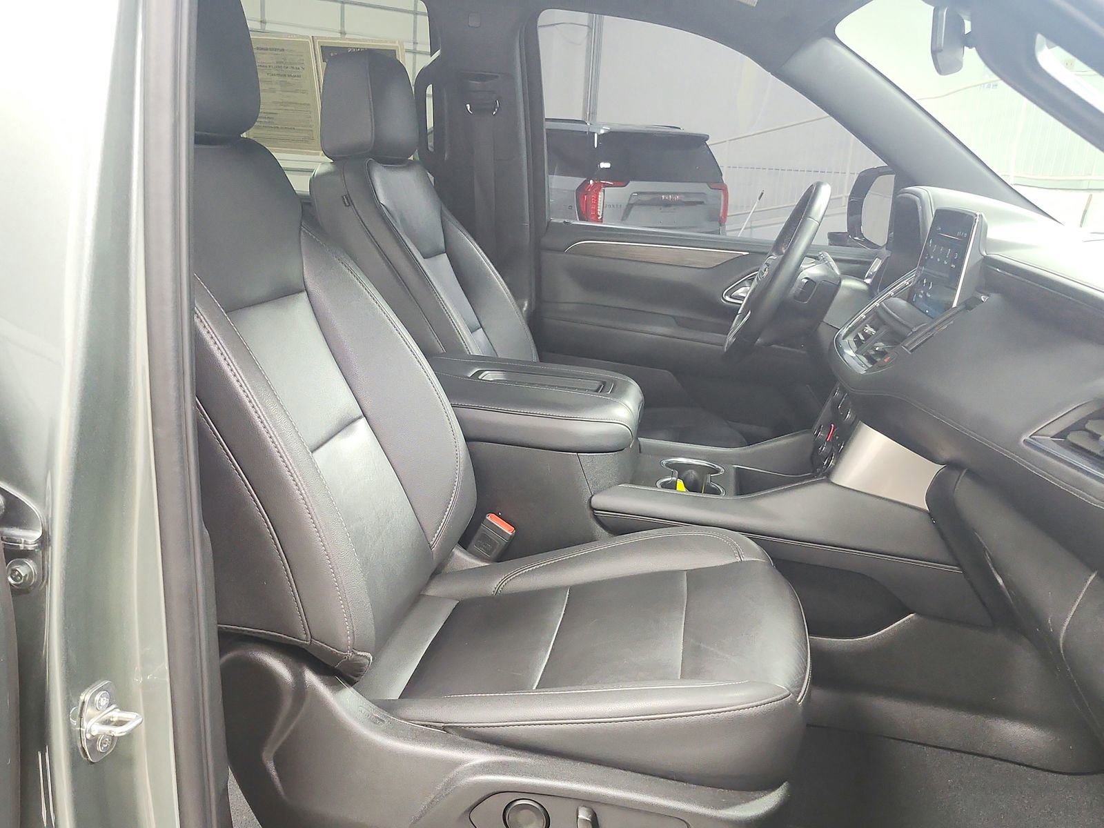 Used 2024 Chevrolet Tahoe LT image 35