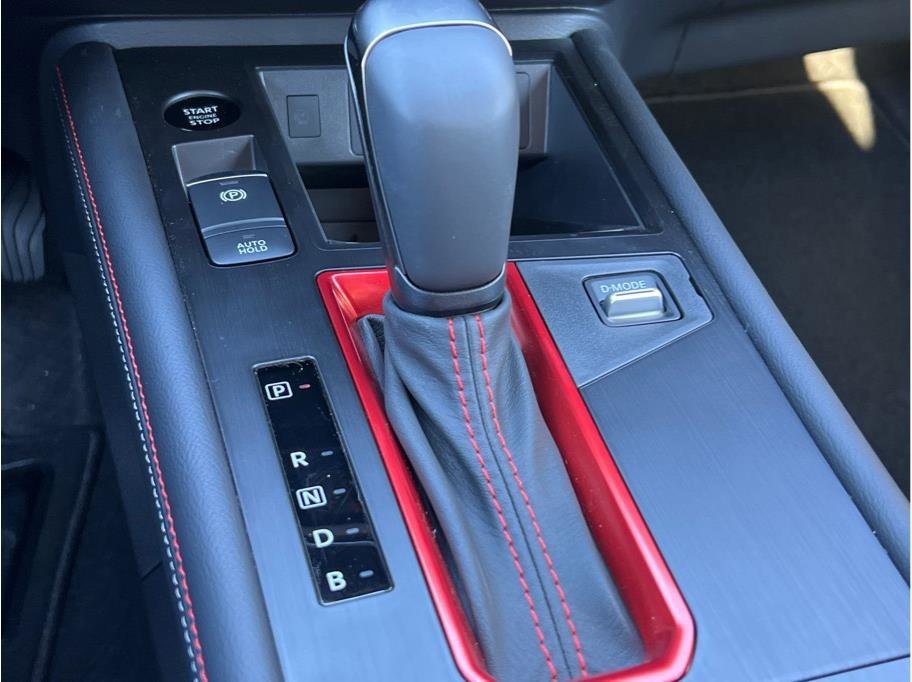 New 2025 Nissan Kicks SR FWD image 18