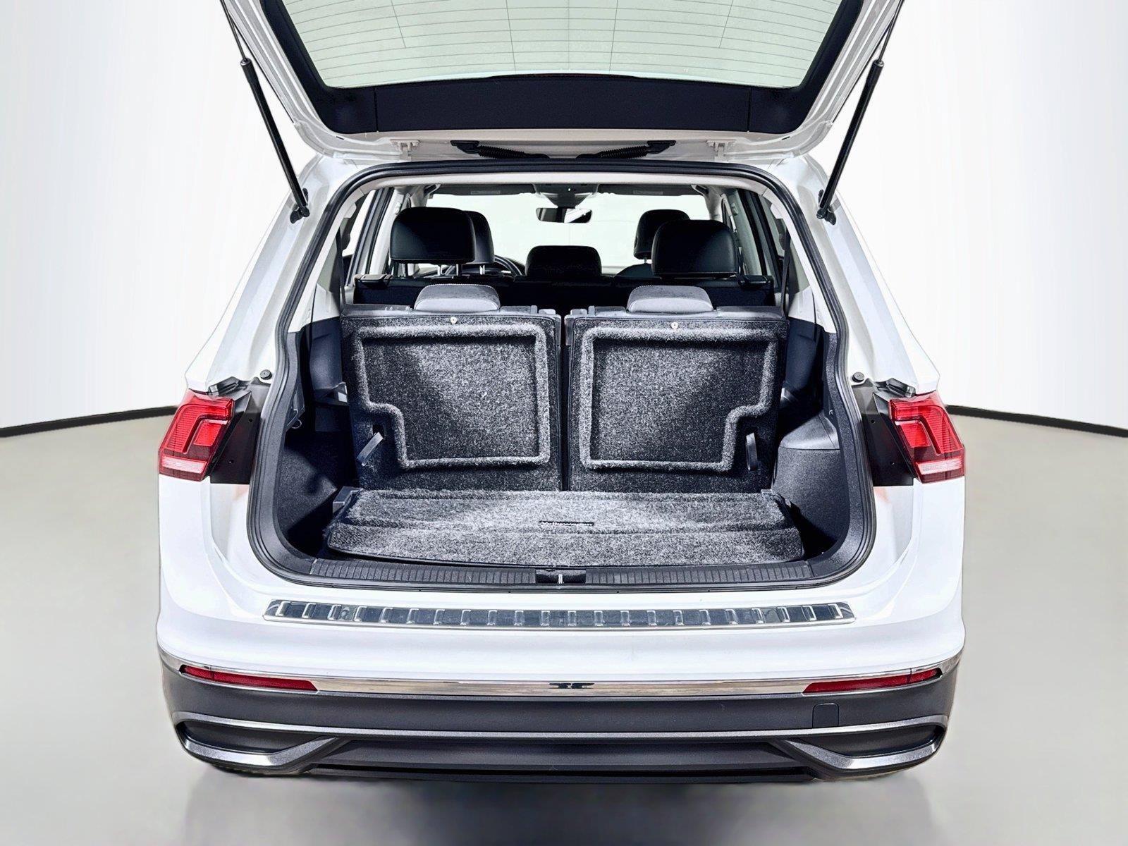 Used 2022 Volkswagen Tiguan SE FWD image 24