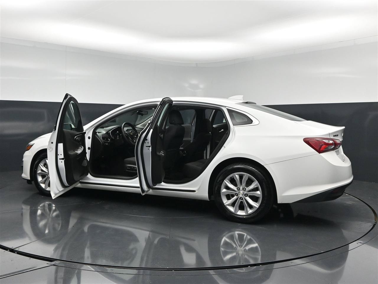 Used 2022 Chevrolet Malibu LT FWD image 30