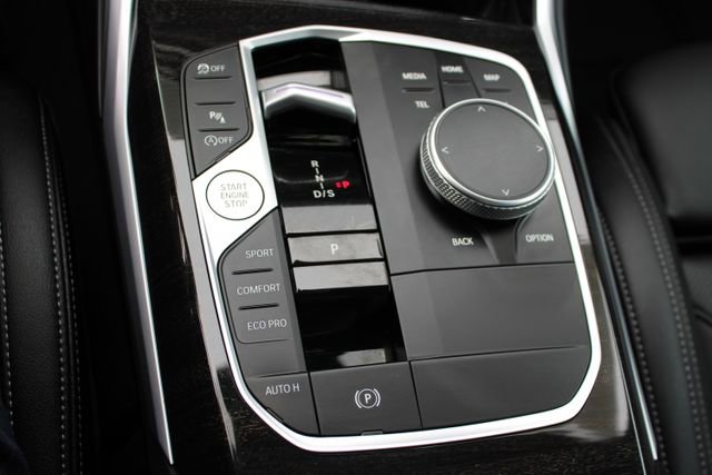 Used 2023 BMW 330i Sedan w/ Convenience Package image 17