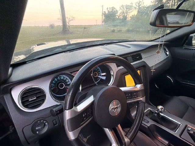 Used 2013 Ford Mustang GT Premium w/ Electronics Pkg RWD image 1