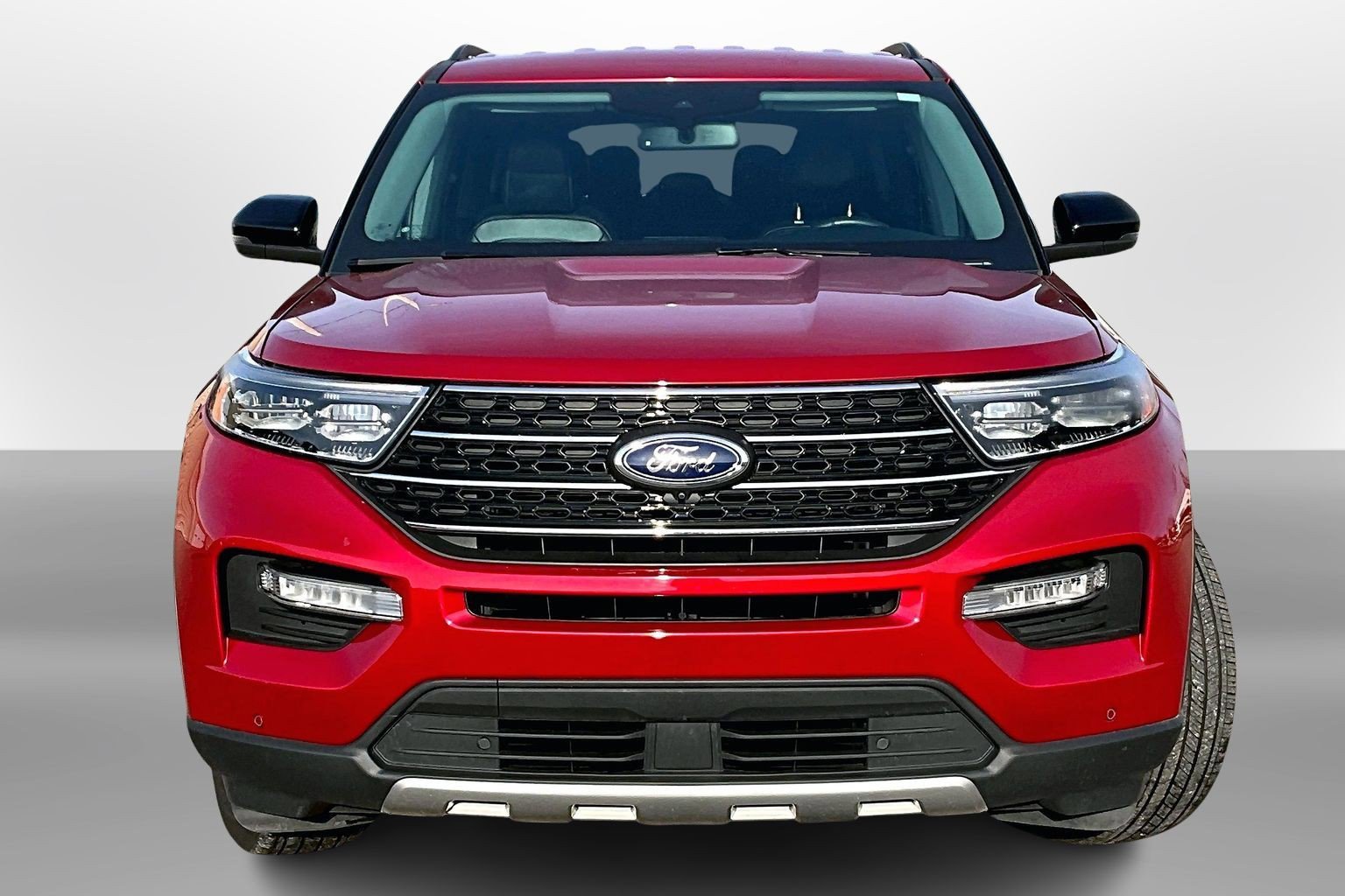 Used 2022 Ford Explorer XLT w/ Equipment Group 202A image 3
