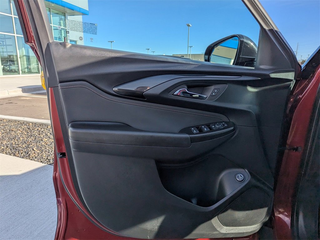 Used 2023 Chevrolet TrailBlazer RS w/ Sun and Liftgate Package image 10