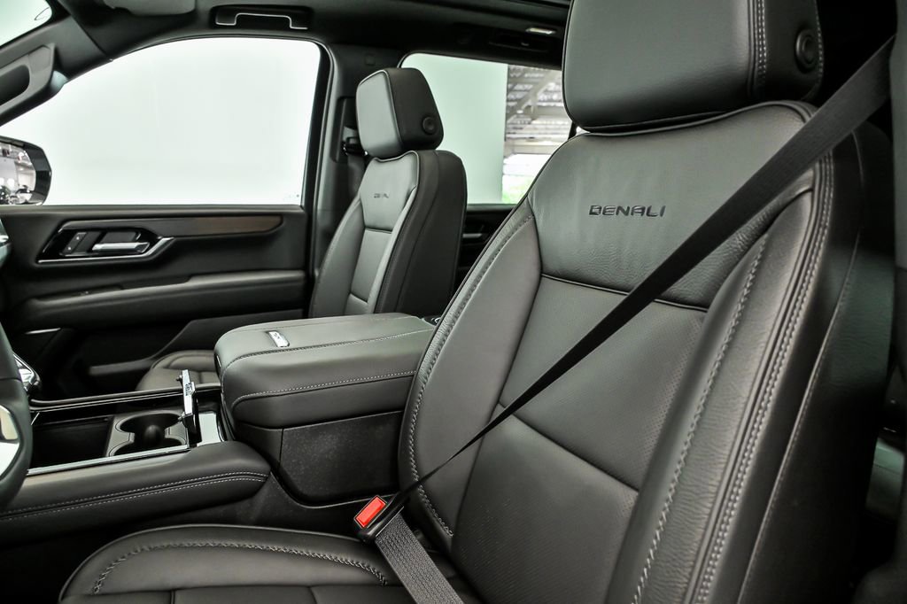 New 2026 GMC Yukon XL Denali w/ Sun & Power Step Package AWD/4WD image 9
