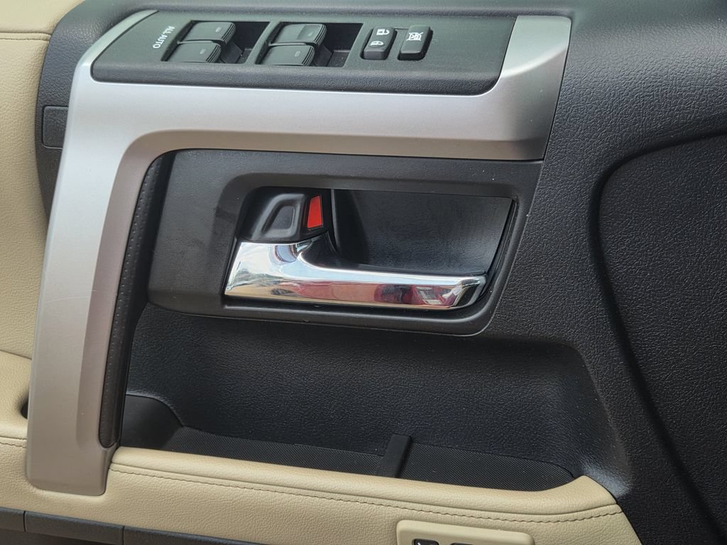 Used 2024 Toyota 4Runner Limited RWD image 17