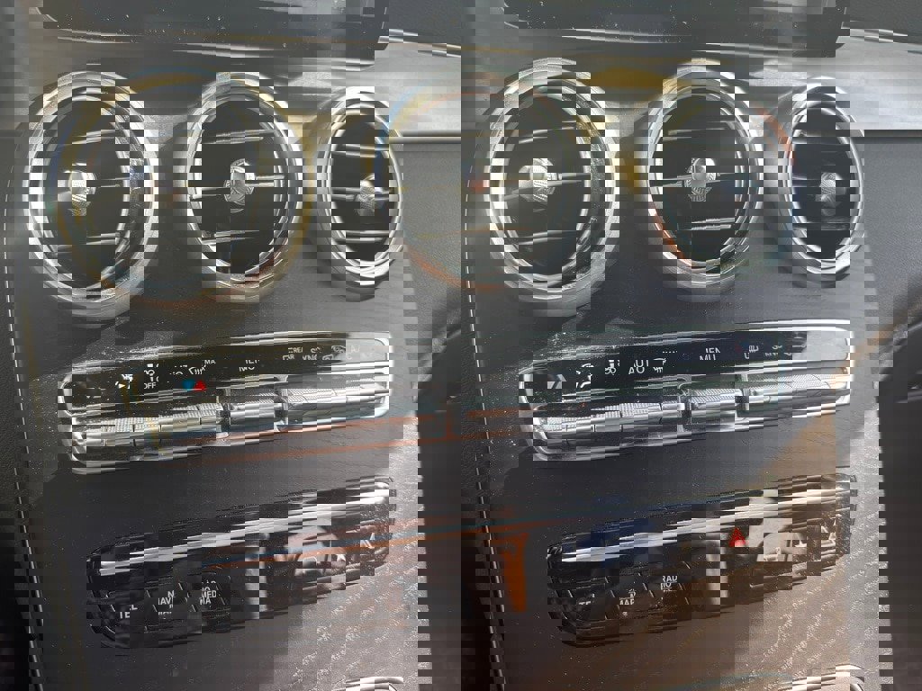 Used 2020 Mercedes-Benz GLC 300 4MATIC image 26