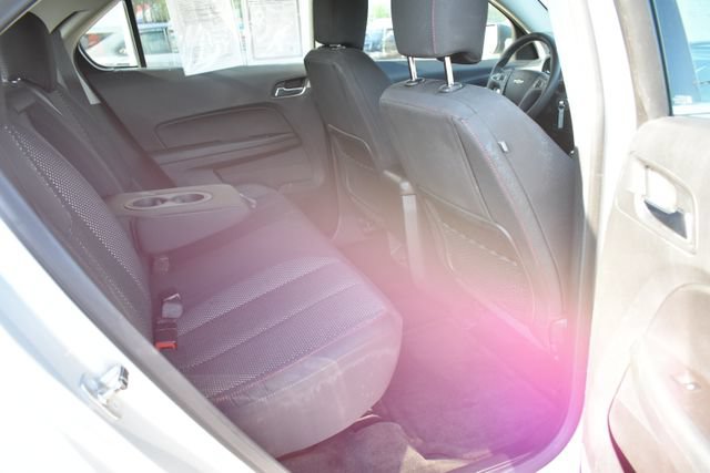 Used 2017 Chevrolet Equinox LS FWD image 33