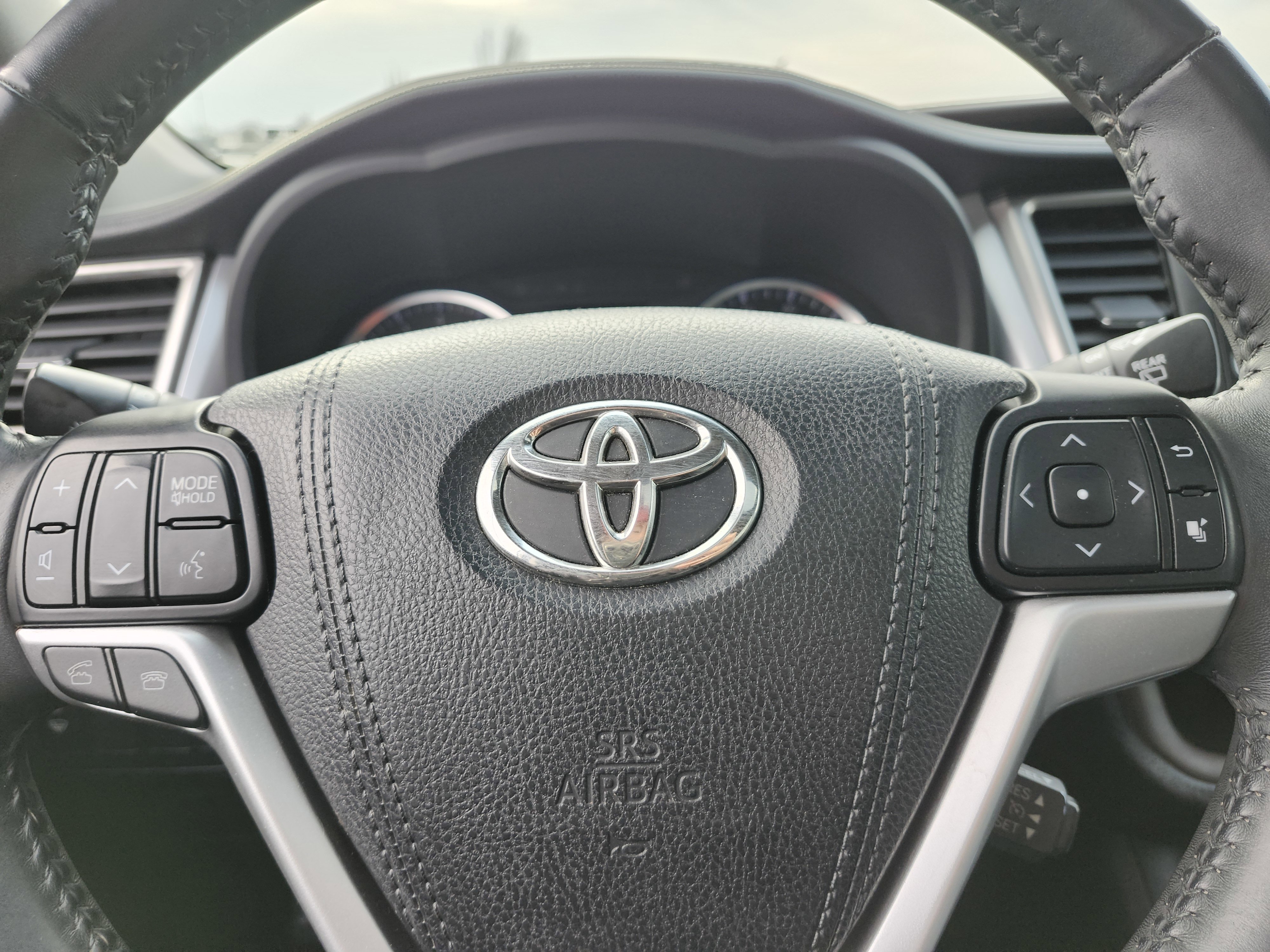 Used 2016 Toyota Highlander XLE image 30