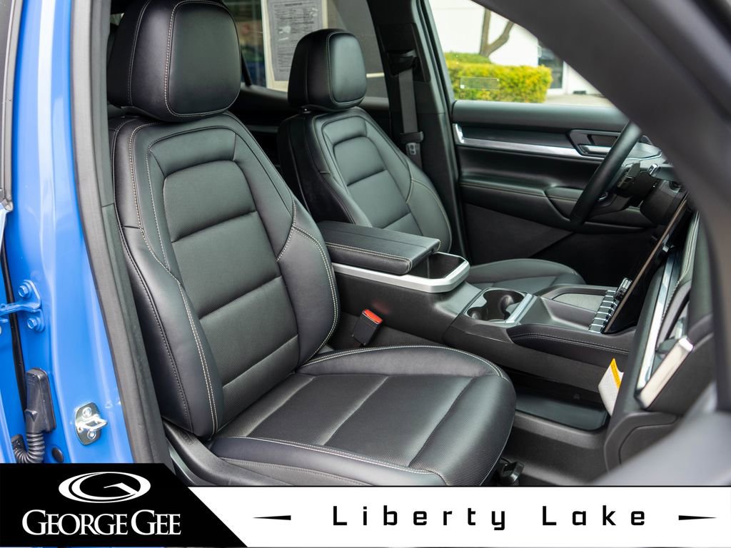 Used 2026 GMC Terrain Elevation w/ Elevation Premium Package image 9