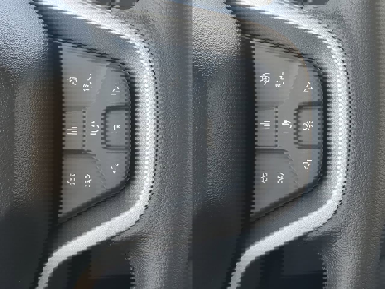 New 2026 Ford Bronco Badlands image 24