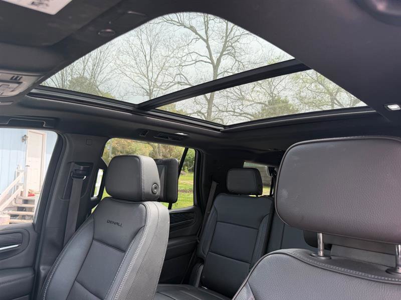 Used 2021 GMC Yukon Denali w/ Denali Ultimate Package image 17