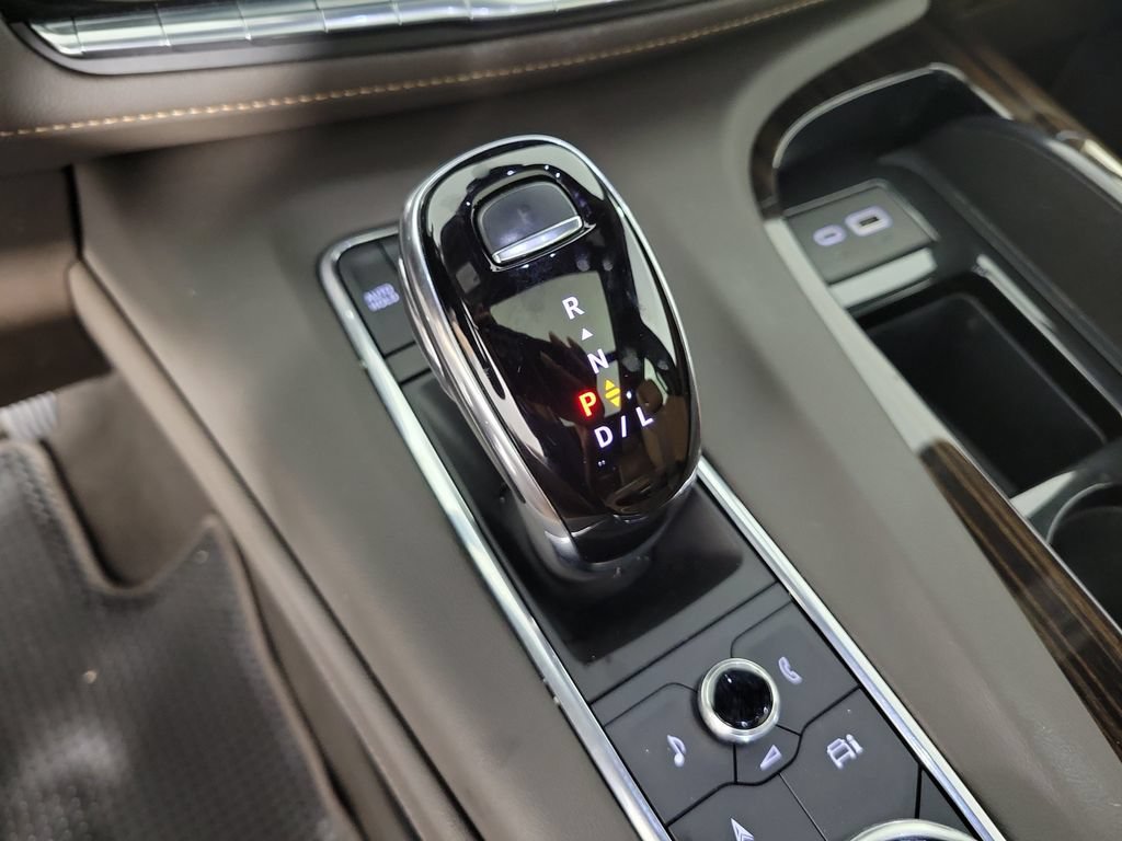 Certified 2023 Cadillac Escalade Premium Luxury w/ LPO, Radiant Package AWD/4WD image 30