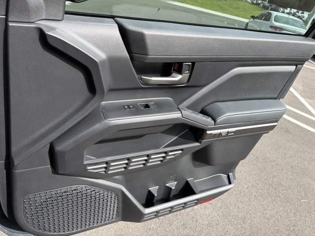 Certified 2025 Toyota Tacoma TRD Off-Road AWD/4WD image 15