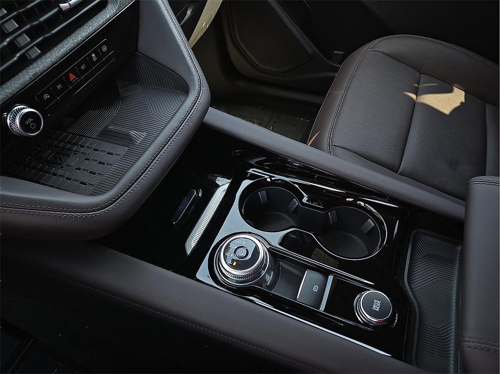 Used 2025 Ford Explorer Platinum image 18