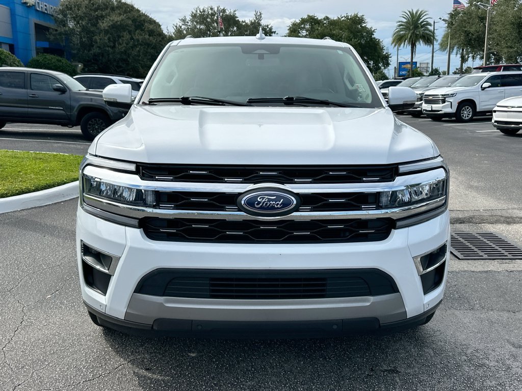 Used 2024 Ford Expedition Limited RWD image 2