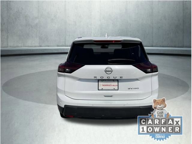 Used 2024 Nissan Rogue SV image 5