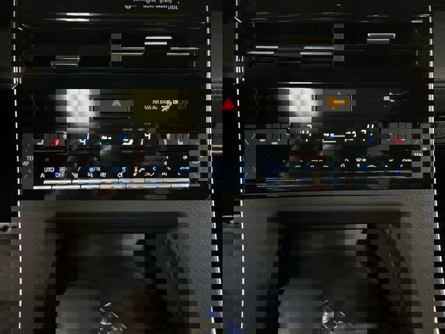 Used 2019 Toyota Avalon Touring w/ Advanced Safety Package image 18